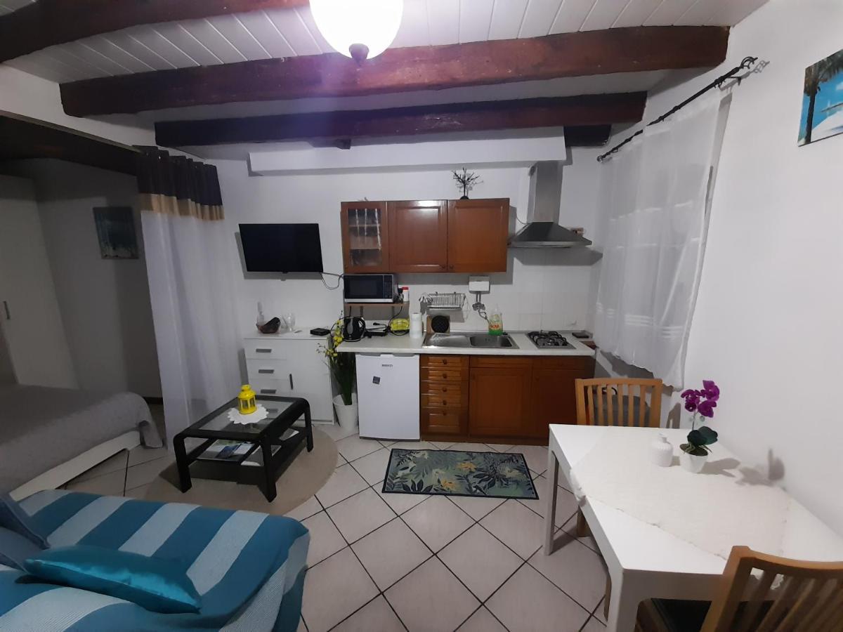 Apartment The Old House Vrsar Exterior foto